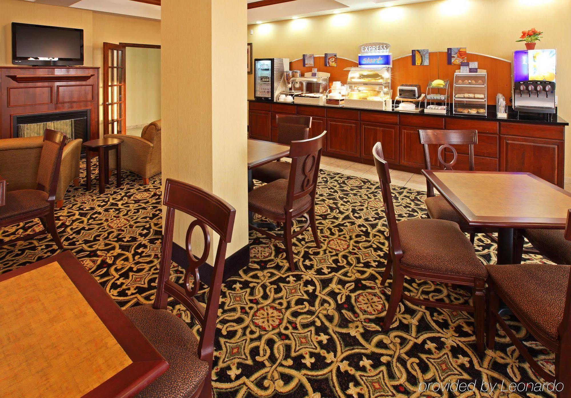 Holiday Inn Express Hotel & Suites Clarksville Luaran gambar