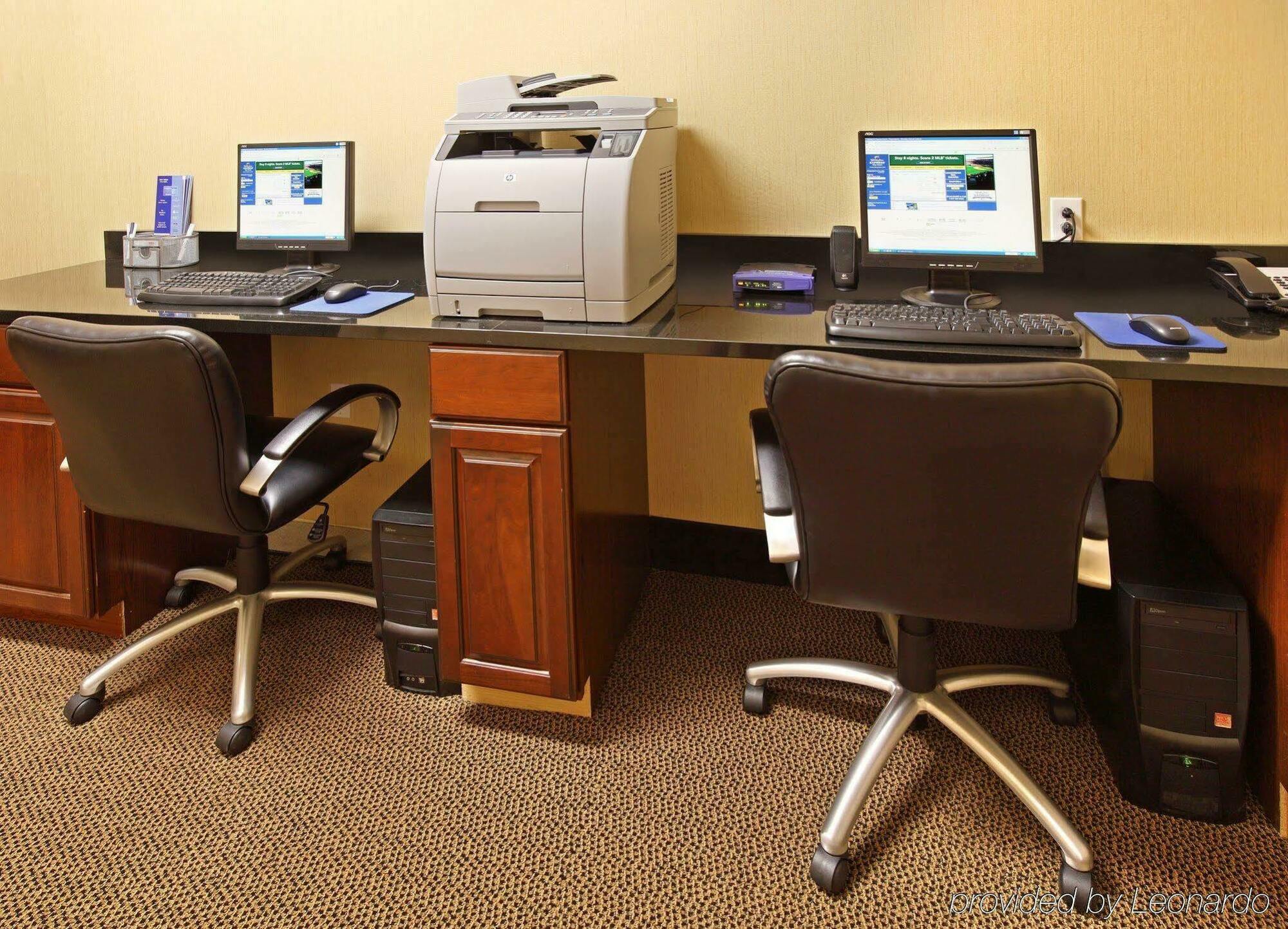 Holiday Inn Express Hotel & Suites Clarksville Luaran gambar